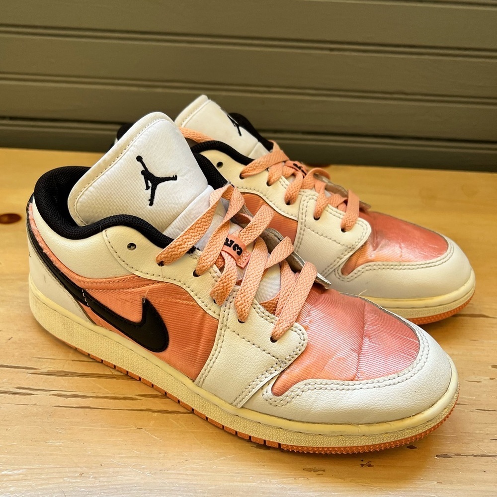 NIKE AIR JORDAN 1 LOW GS LT MADDER ROOT BLACK WHITE DM8960-801 SIZE 4